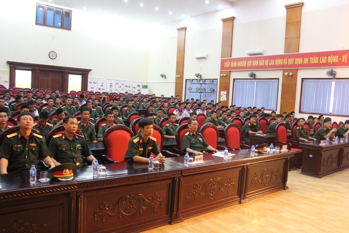 anh-2-copy-.jpg (122 KB)