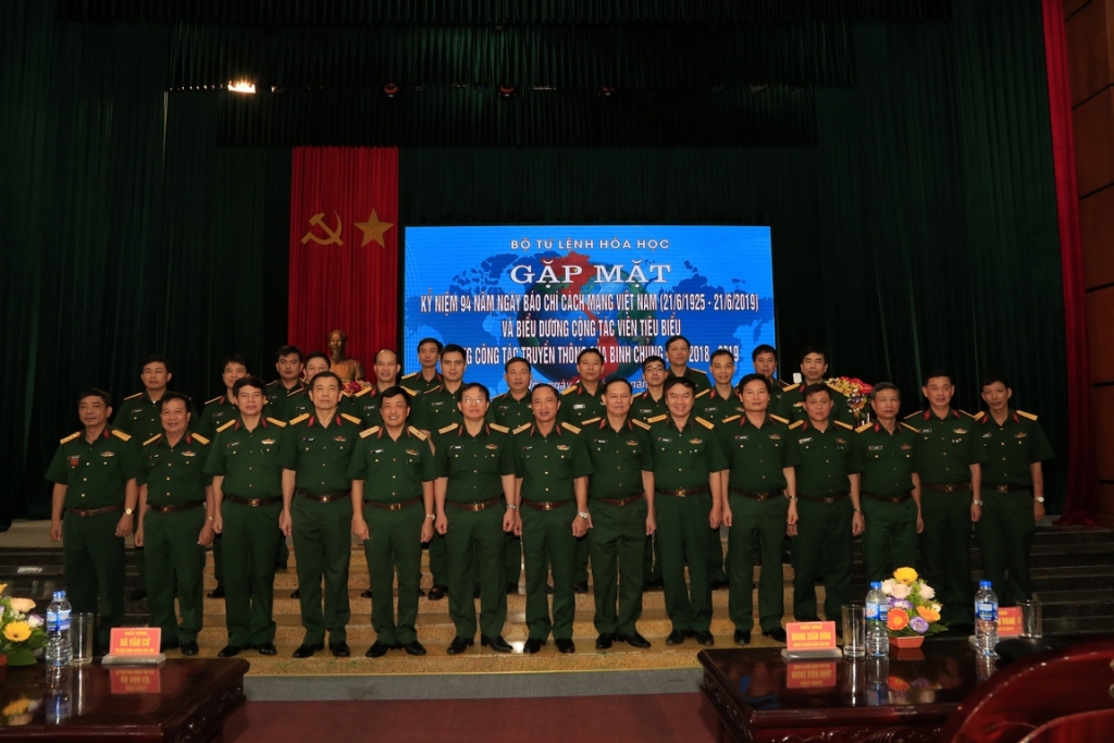 anh-2-copy-.jpg (387 KB)