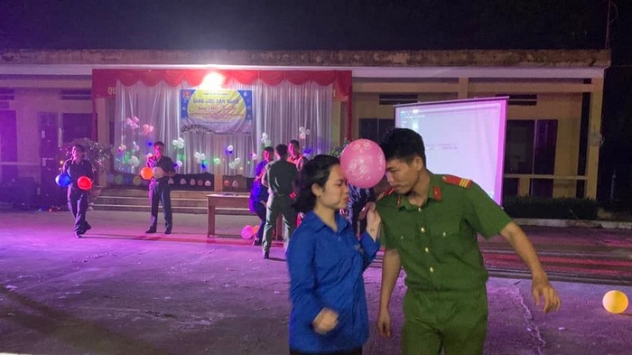 dem-giao-luu-van-nghe-sang-mai-tuoi-20-cua-tuoi-tre-doan-co-so-tieu-doan-1-2-copy-.jpg (82 KB)