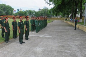 Kiểm tra điều kiện môn Điều lệnh cho học viên đại đội ĐK20