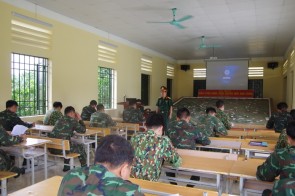 Trường Sĩ quan Phòng hóa kiểm tra kết quả luyện tập của  hai đội tuyển tham gia Hội thi Phòng hóa toàn quân năm 2022