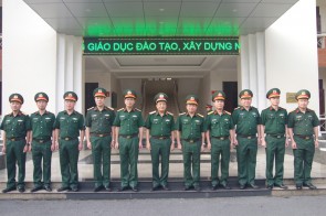 Thủ trưởng Binh chủng Hóa học kiểm tra và nắm tình hình Trường Sĩ quan Phòng hóa