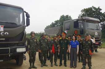 Hội Phụ nữ Trường Sĩ quan Phòng hóa  tiếp sức động viên lực lượng làm nhiệm vụ A80